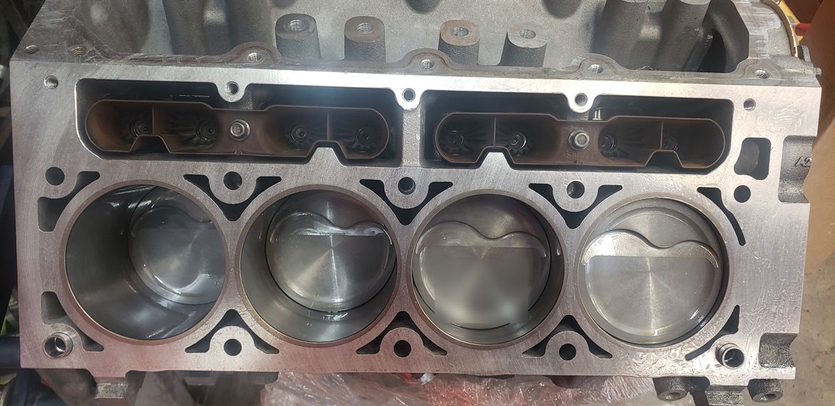 LS block with forged pistons installed