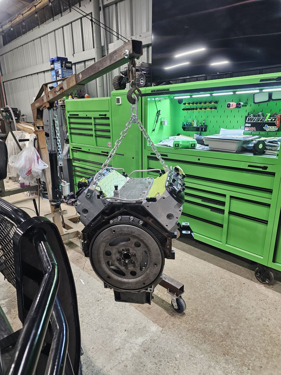 On the hoist, flexplate side